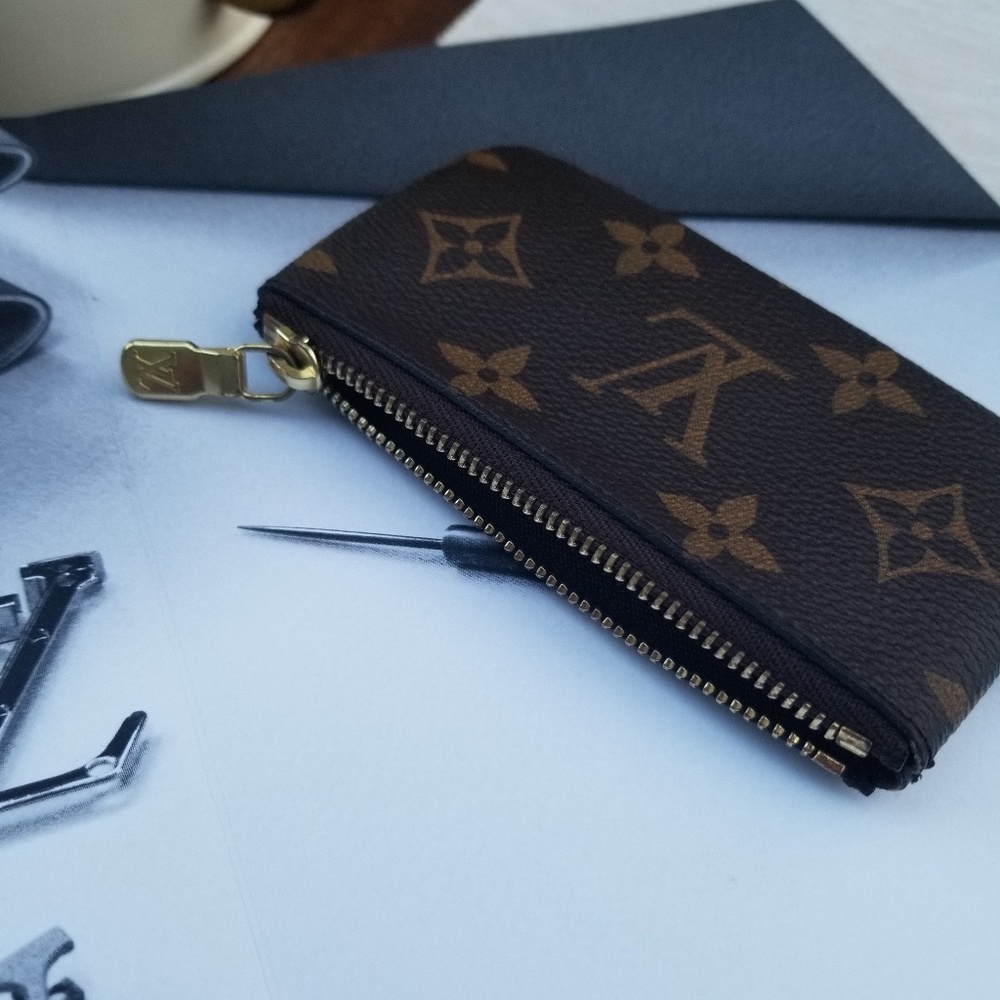Louis Vuitton key pouch clef Monogram  Genuine - Picture 3 of 8